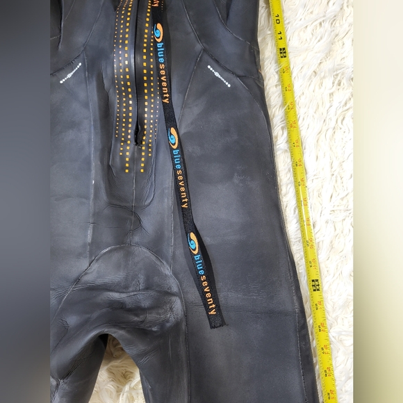 Blueseventy Men's Reaction Sleeveless Triathlon Wetsuit for Open Water Swimming - Picture 6 of 16